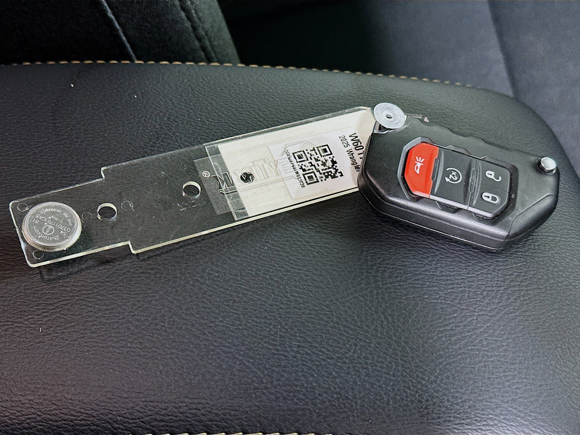 Used 2025 Jeep Wrangler Sahara image 33