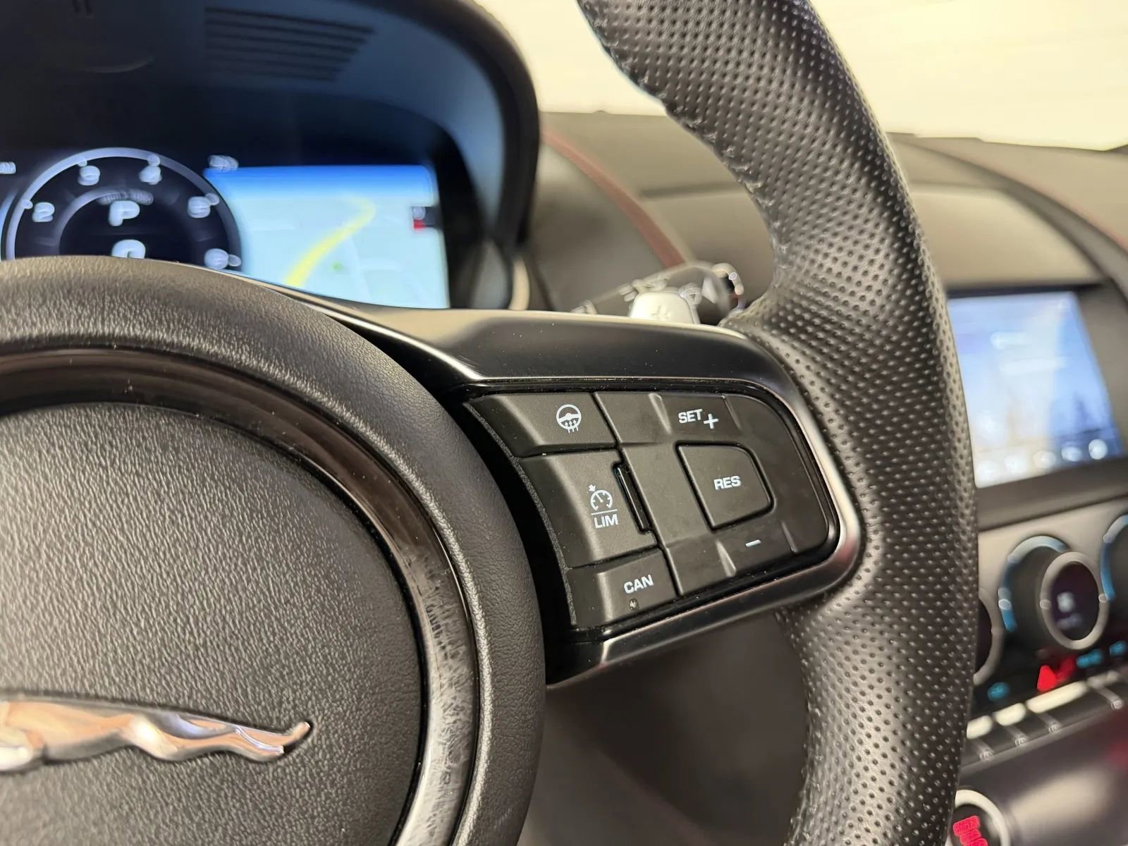 Used 2021 Jaguar F-TYPE R AWD/4WD image 20