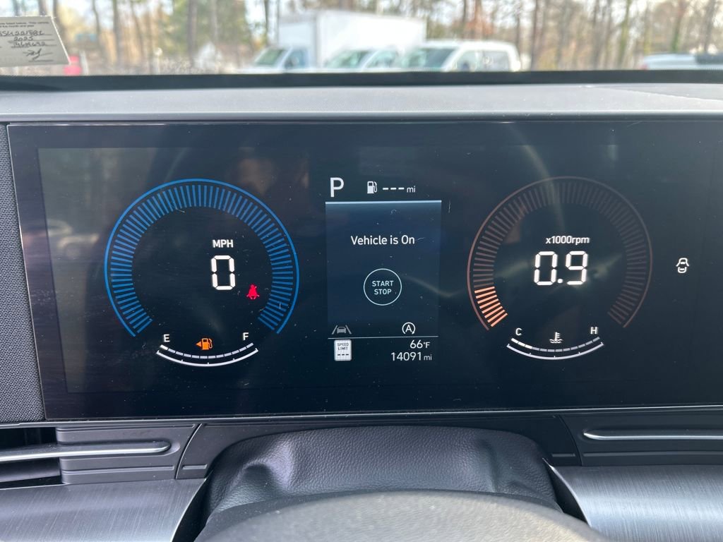 Certified 2025 Hyundai Kona SE image 19