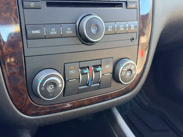 Used 2014 Chevrolet Impala LT FWD image 11