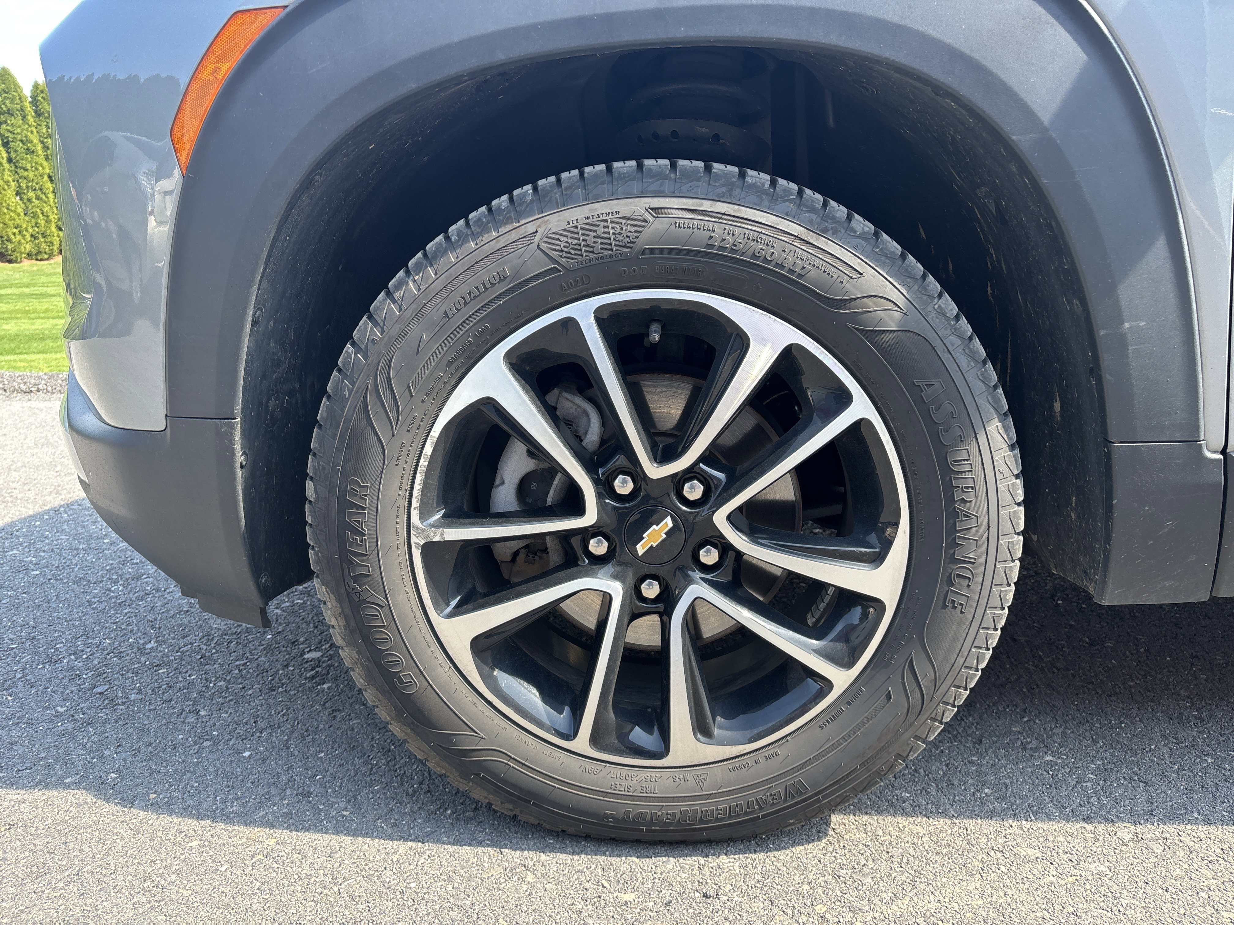 Used 2025 Chevrolet TrailBlazer LT AWD/4WD image 11
