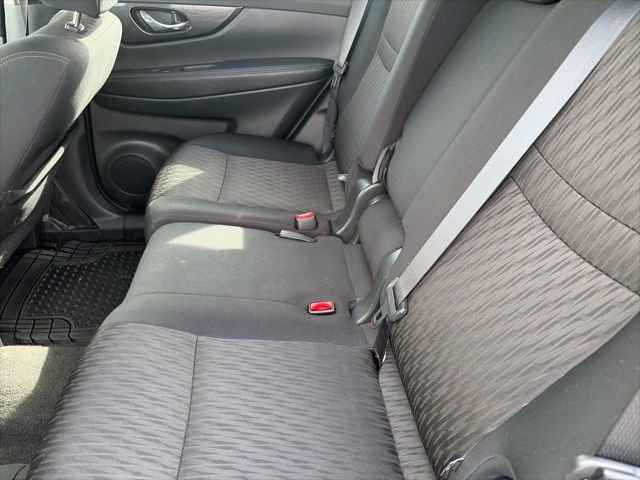 Used 2018 Nissan Rogue S image 13