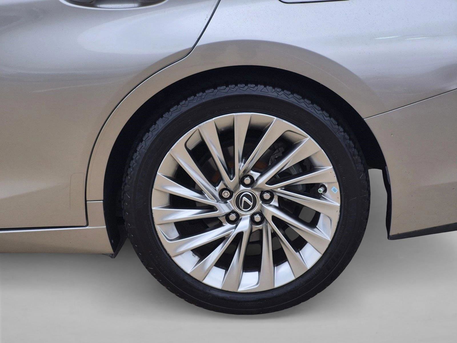 Used 2021 Lexus ES 350 Ultra Luxury w/ Accessory Package 2 FWD image 18