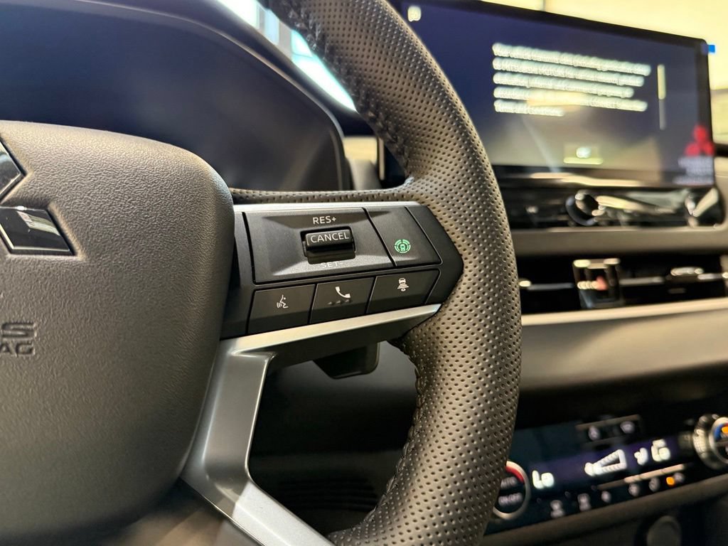 New 2026 Mitsubishi Outlander AWD image 14