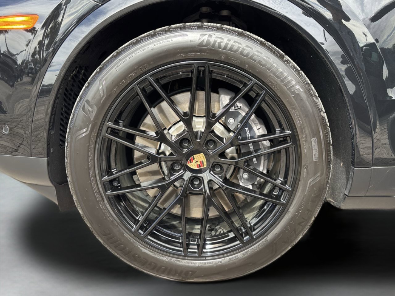 Used 2025 Porsche Cayenne E-Hybrid Coupe image 35