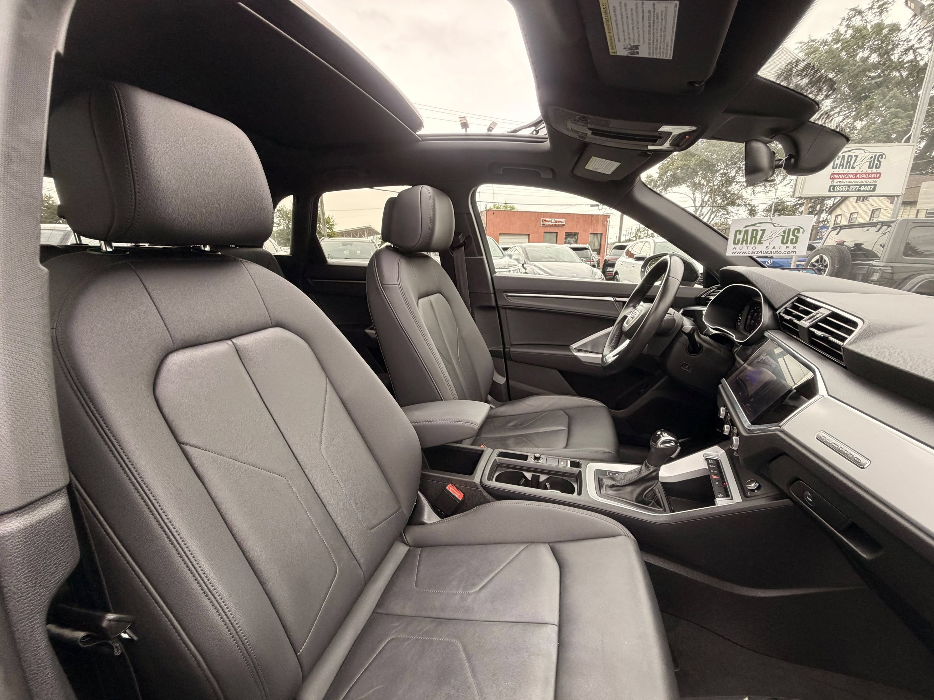 Used 2020 Audi Q3 2.0T Premium w/ Convenience Package AWD/4WD image 24