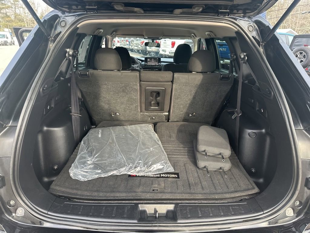 Used 2022 Mitsubishi Outlander ES image 25