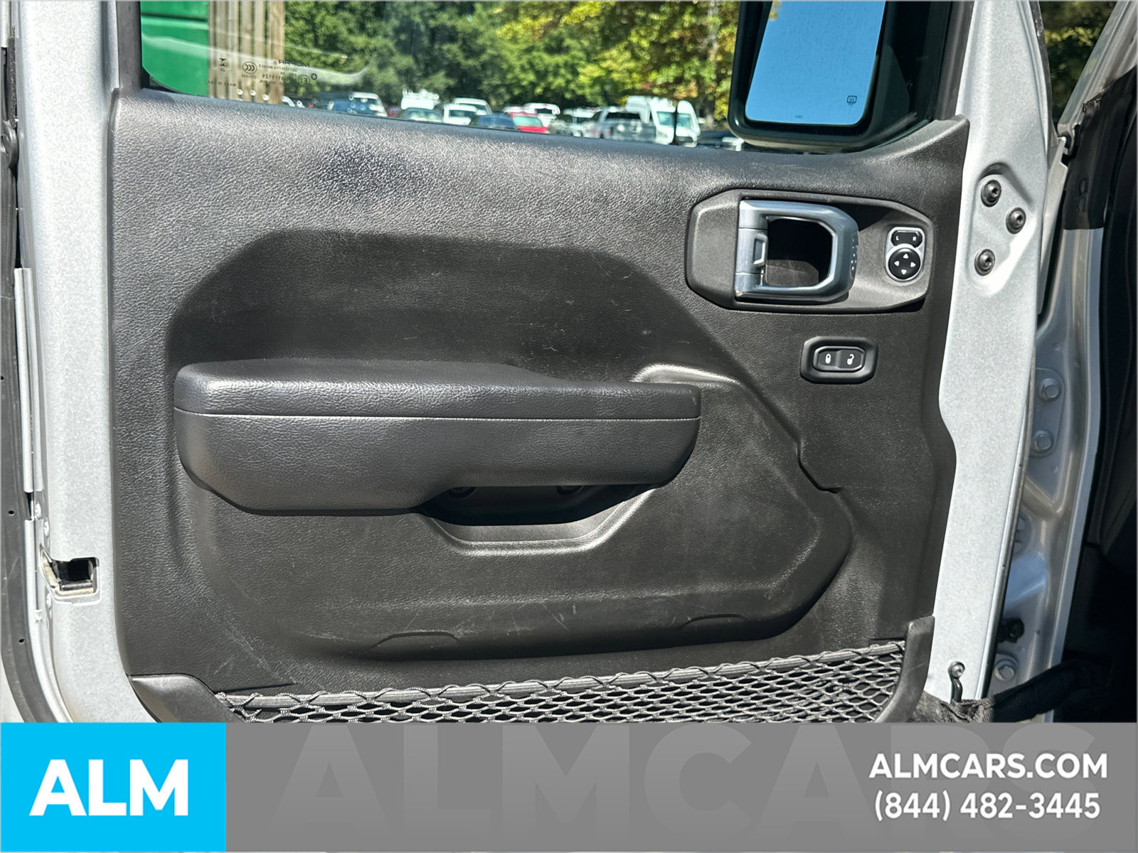 Used 2024 Jeep Wrangler Unlimited Rubicon 4xe AWD/4WD image 11
