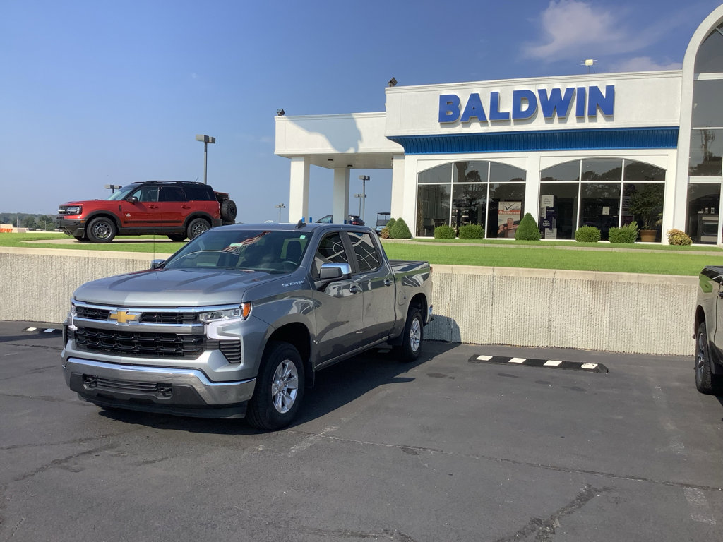 Used 2025 Chevrolet Silverado 1500 LT image 3