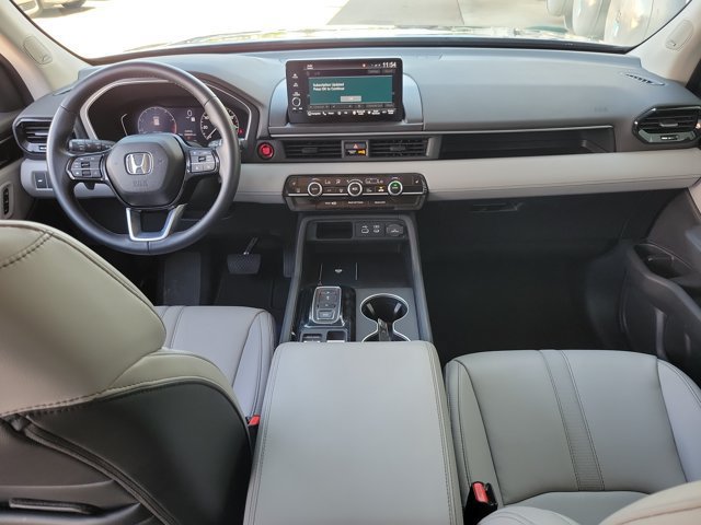 Used 2023 Honda Pilot Touring image 20