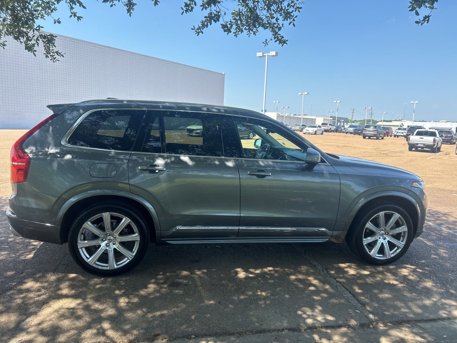 Used 2016 Volvo XC90 T6 Inscription w/ Vision Package AWD/4WD image 5