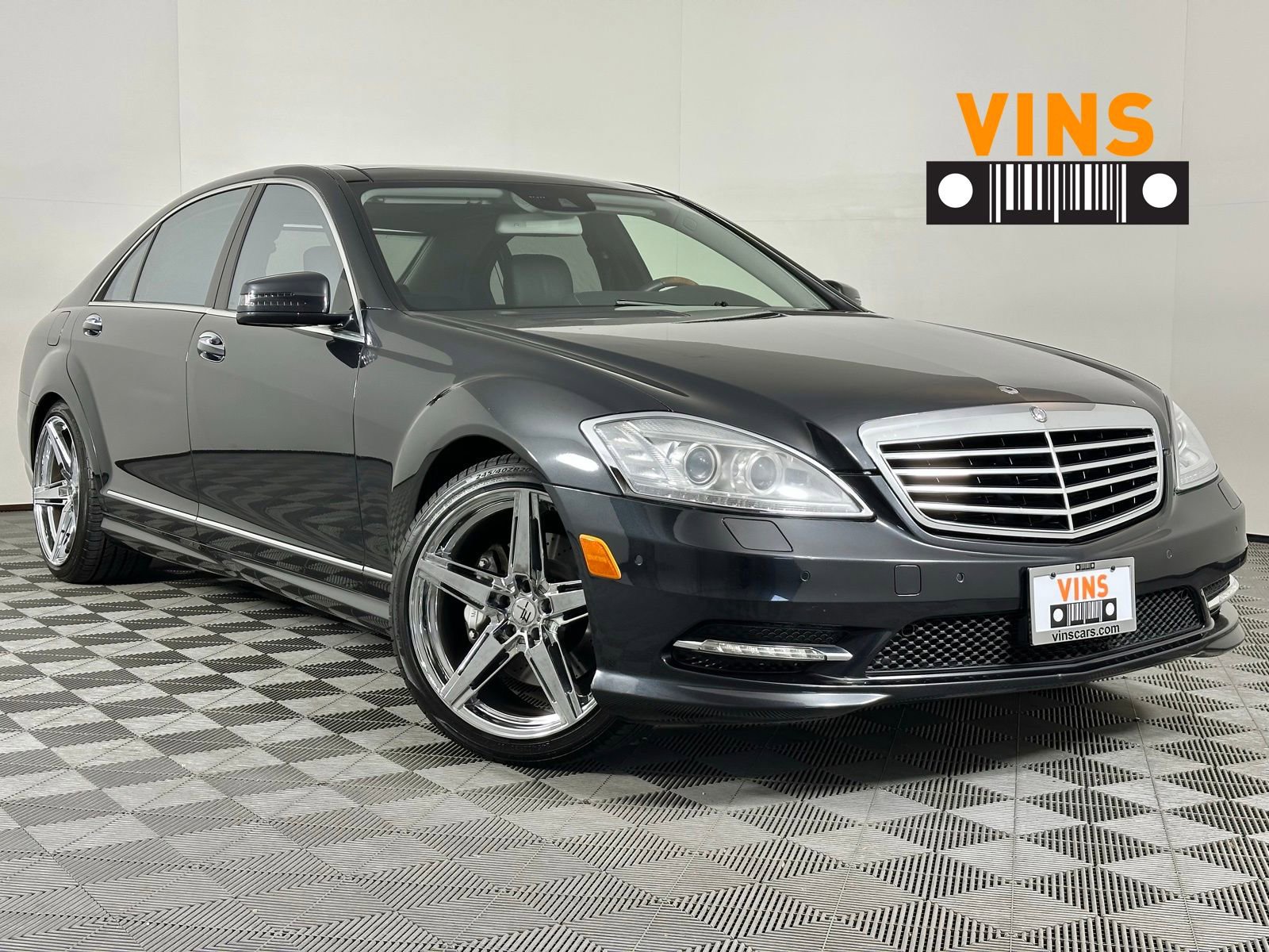 Used 2011 Mercedes-Benz S 550 4MATIC image 1