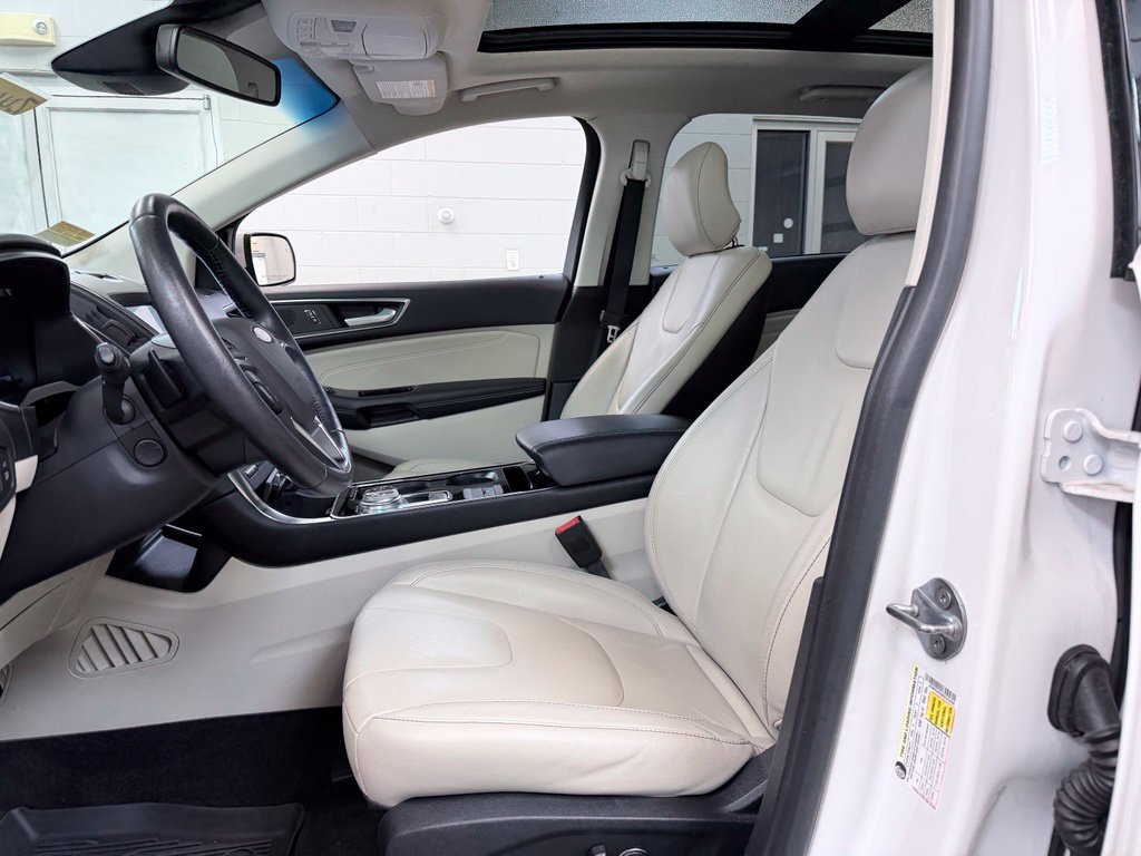 Used 2019 Ford Edge Titanium w/ Cold Weather Package AWD/4WD image 15