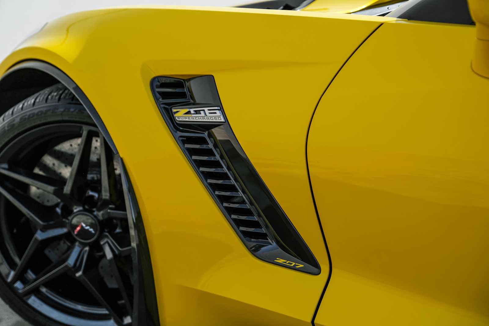 Used 2015 Chevrolet Corvette Z06 w/ 3LZ Preferred Equipment Group image 50