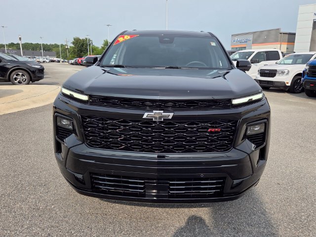 Used 2026 Chevrolet Traverse RS FWD image 2