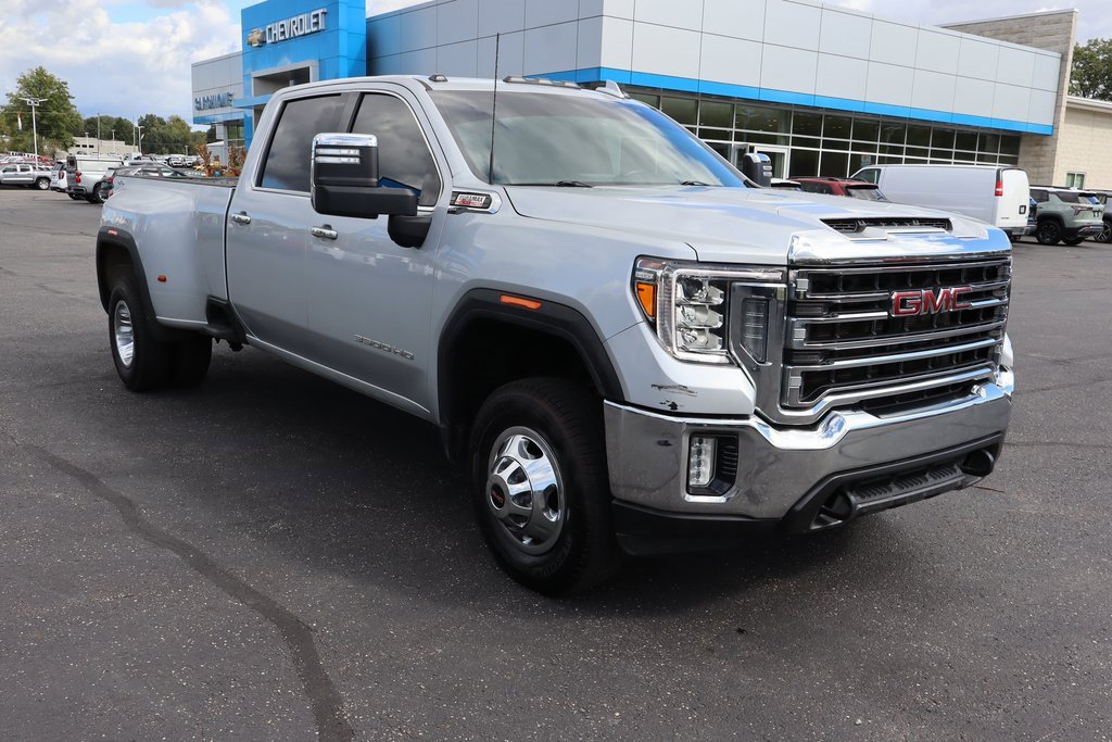 Used 2022 GMC Sierra 3500 SLT w/ SLT Convenience Package image 2