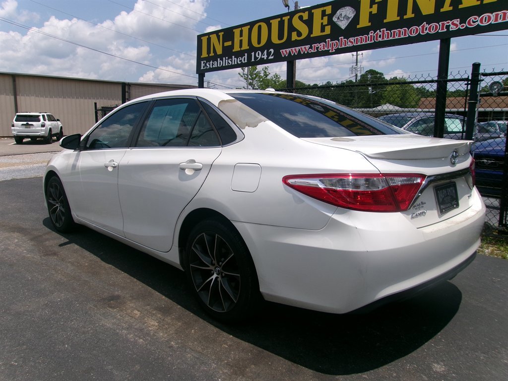 Used 2015 Toyota Camry SE image 12