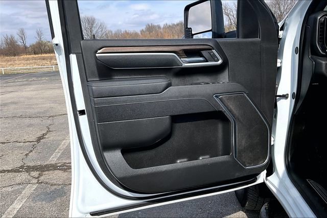Used 2025 Chevrolet Silverado 2500 LT w/ Convenience Package image 21