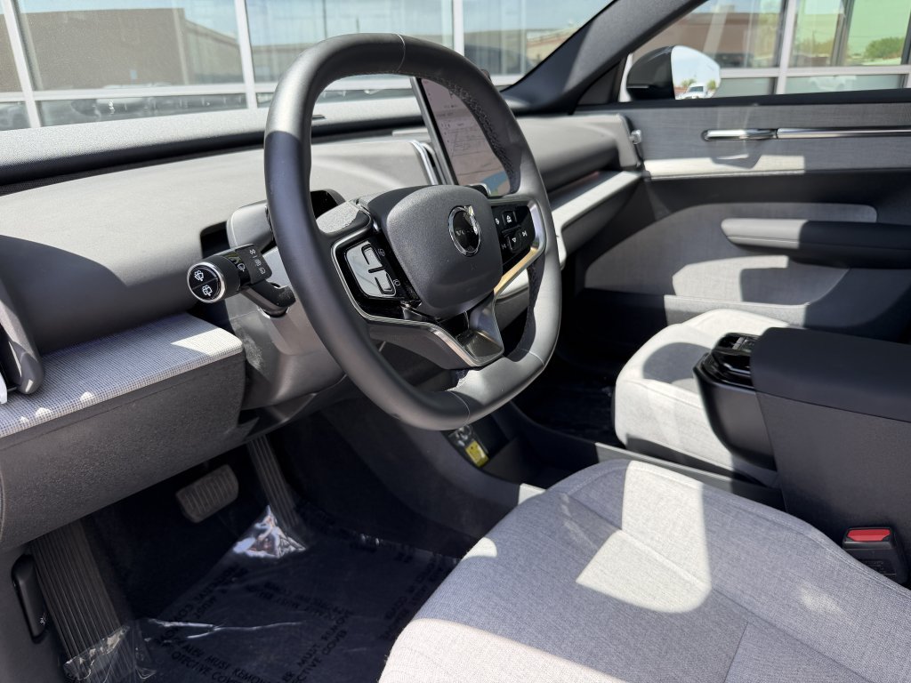 Used 2025 Volvo EX30 Ultra AWD/4WD image 27