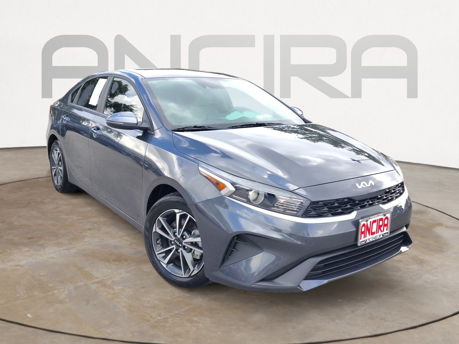 Used 2023 Kia Forte LXS w/ LXS Technology Package FWD image 4