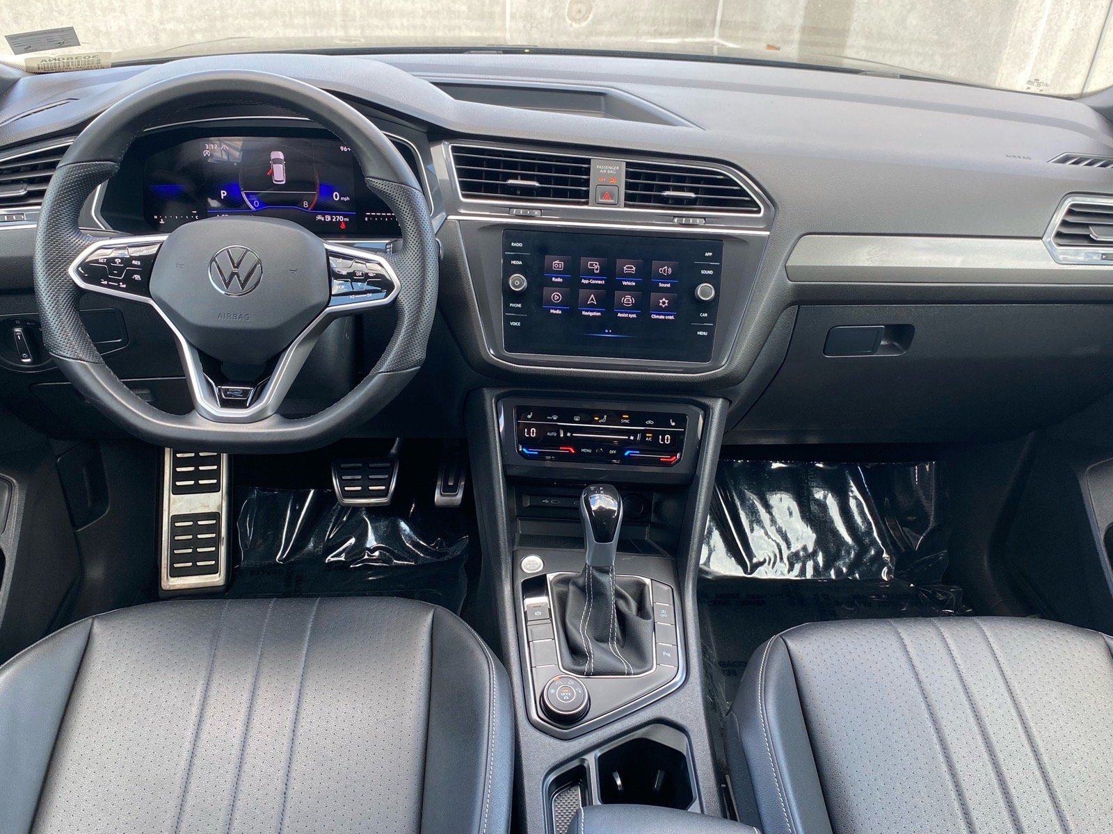 Certified 2024 Volkswagen Tiguan SE R-Line AWD/4WD image 14