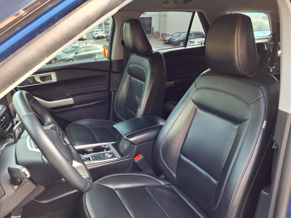 Used 2021 Ford Explorer XLT w/ Equipment Group 202A image 13