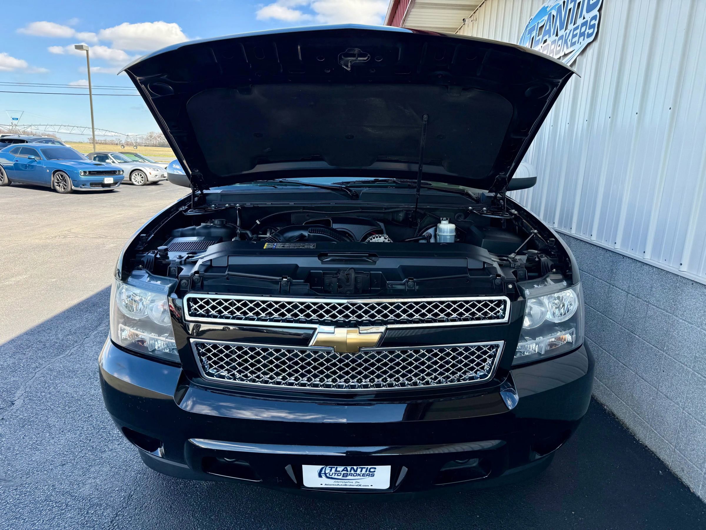 Used 2010 Chevrolet Suburban LS w/ Interior Plus Package AWD/4WD image 8