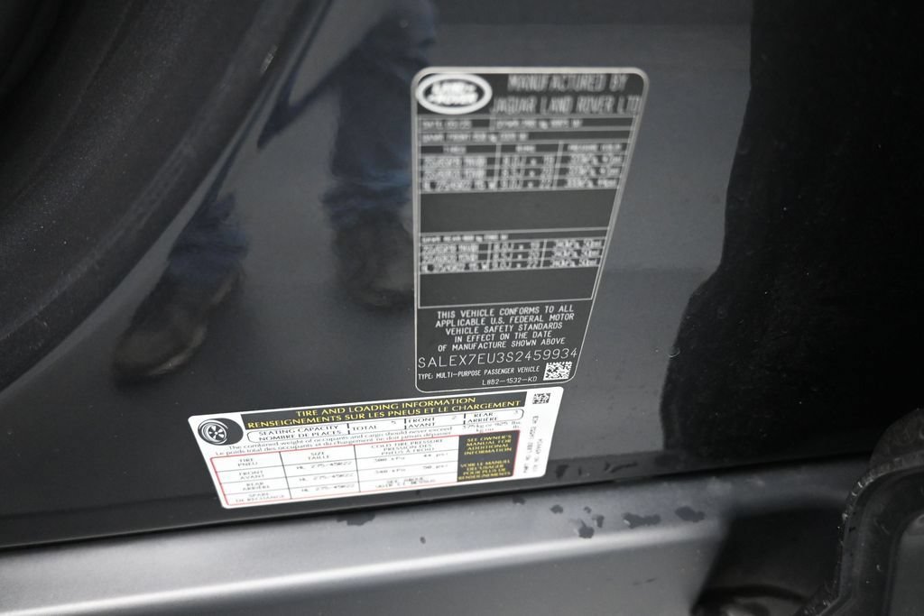 Used 2025 Land Rover Defender 110 X AWD/4WD image 18