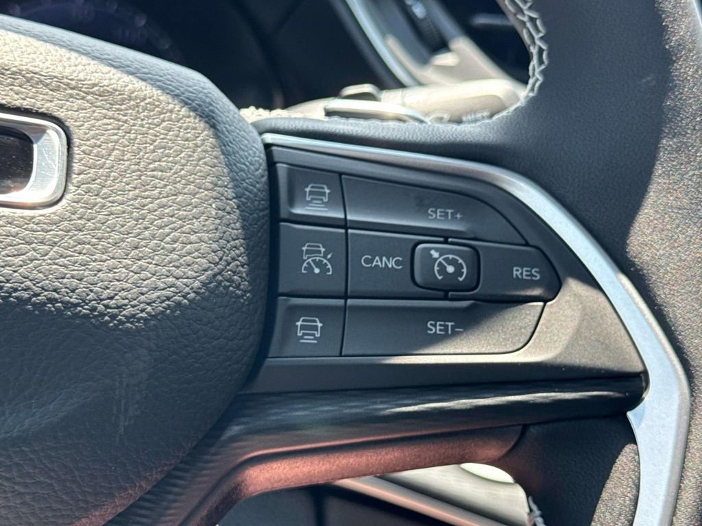 New 2025 Jeep Grand Cherokee L Altitude image 17