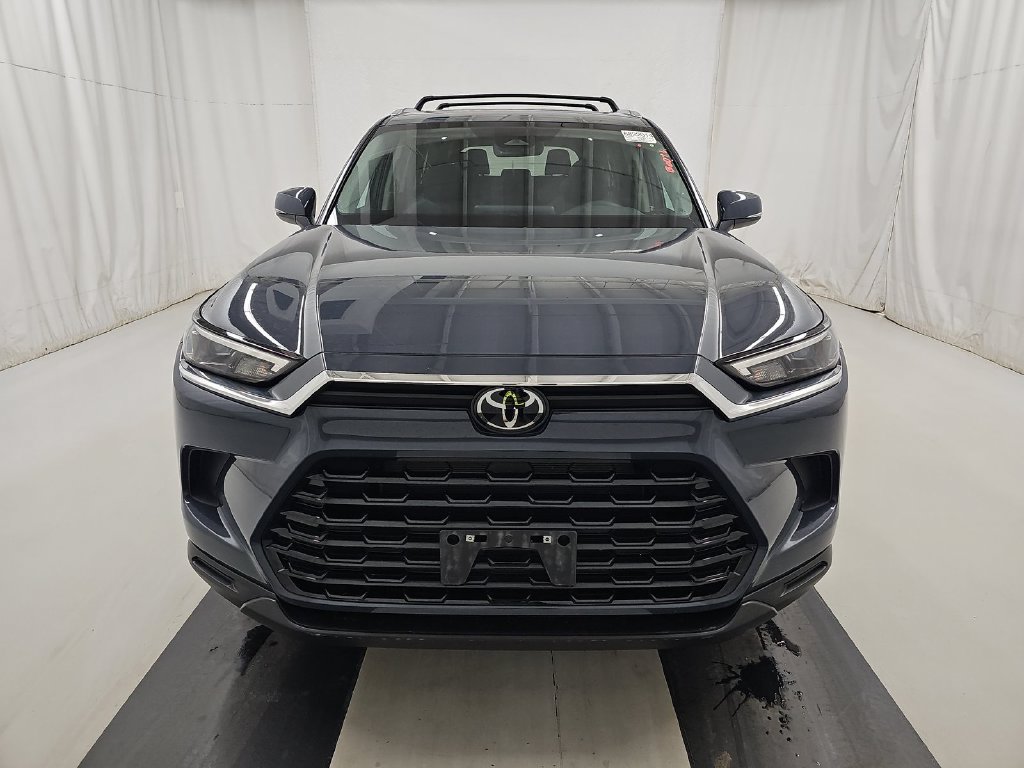 Used 2024 Toyota Grand Highlander AWD image 6