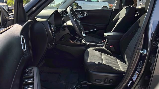 Used 2023 Kia Soul EX FWD image 16