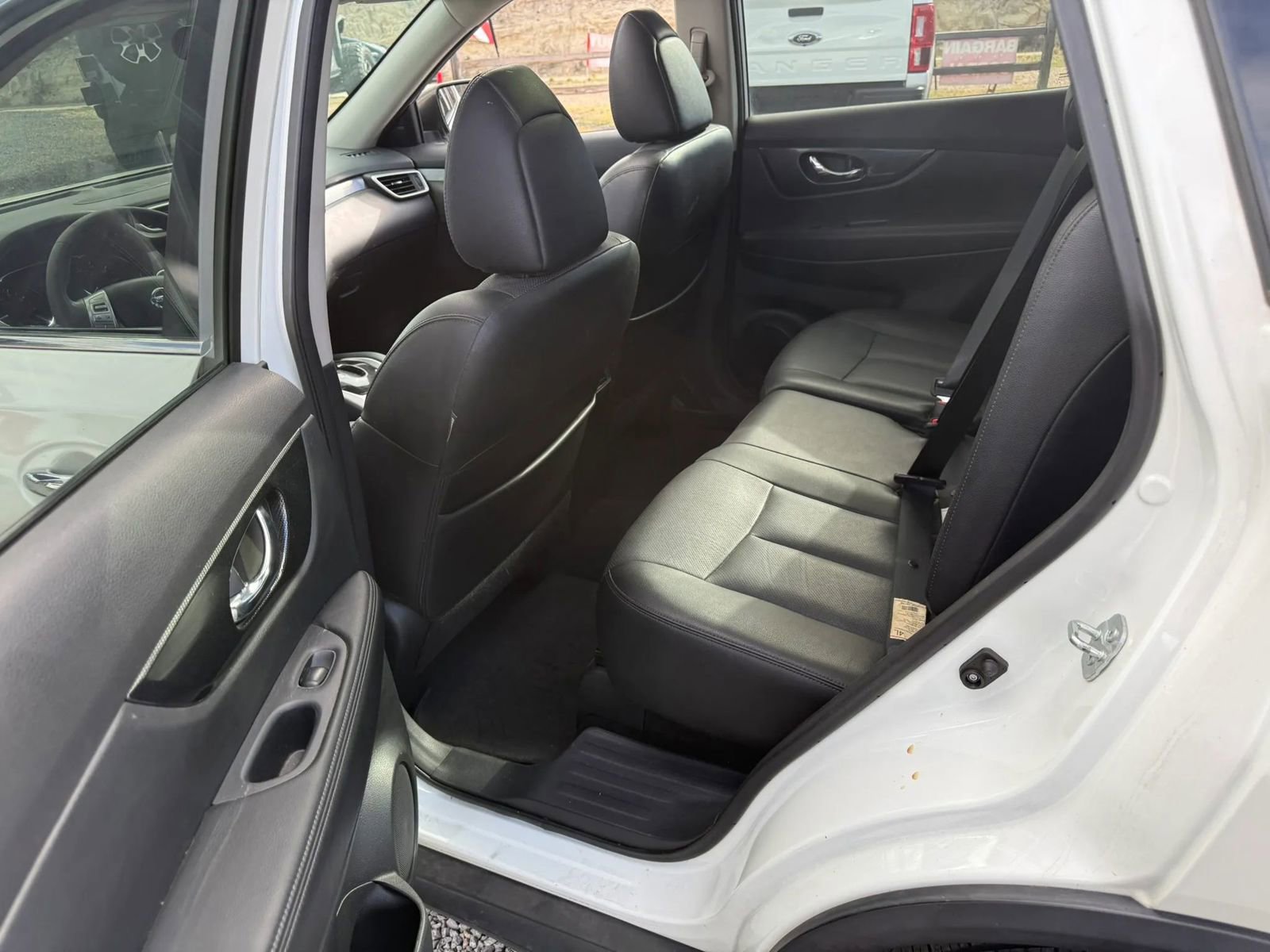 Used 2015 Nissan Rogue SL w/ SL Premium Package image 5