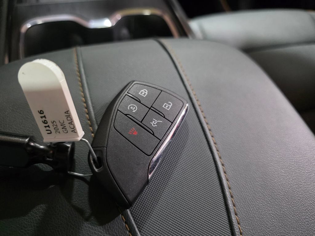 Certified 2025 GMC Acadia AT4 w/ Super Cruise Package AWD/4WD image 25
