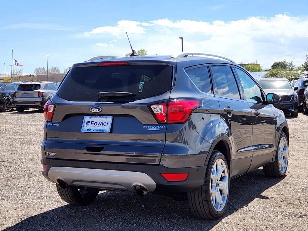 Used 2019 Ford Escape Titanium image 3
