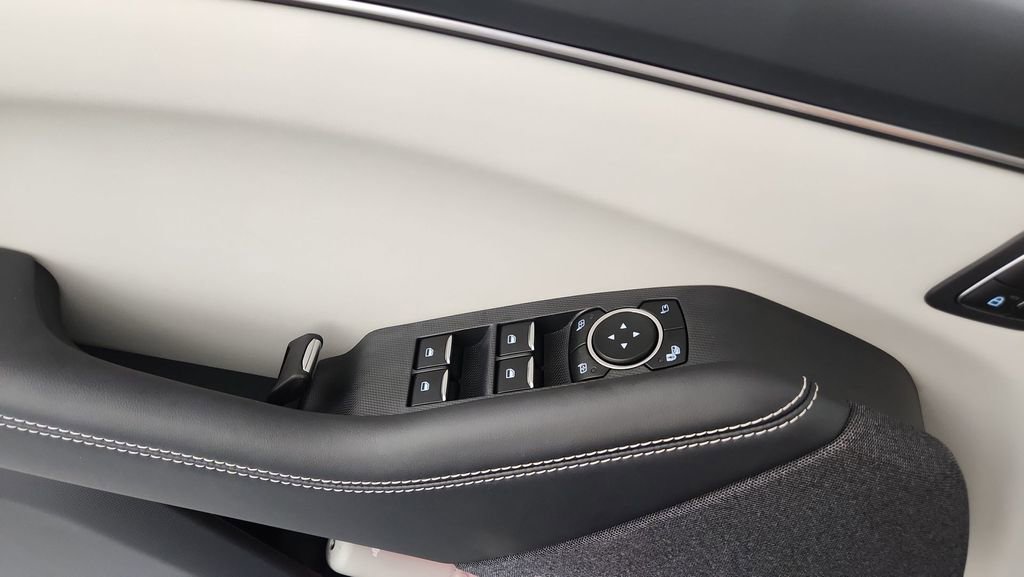 New 2025 Ford Mustang Mach-E Premium image 32