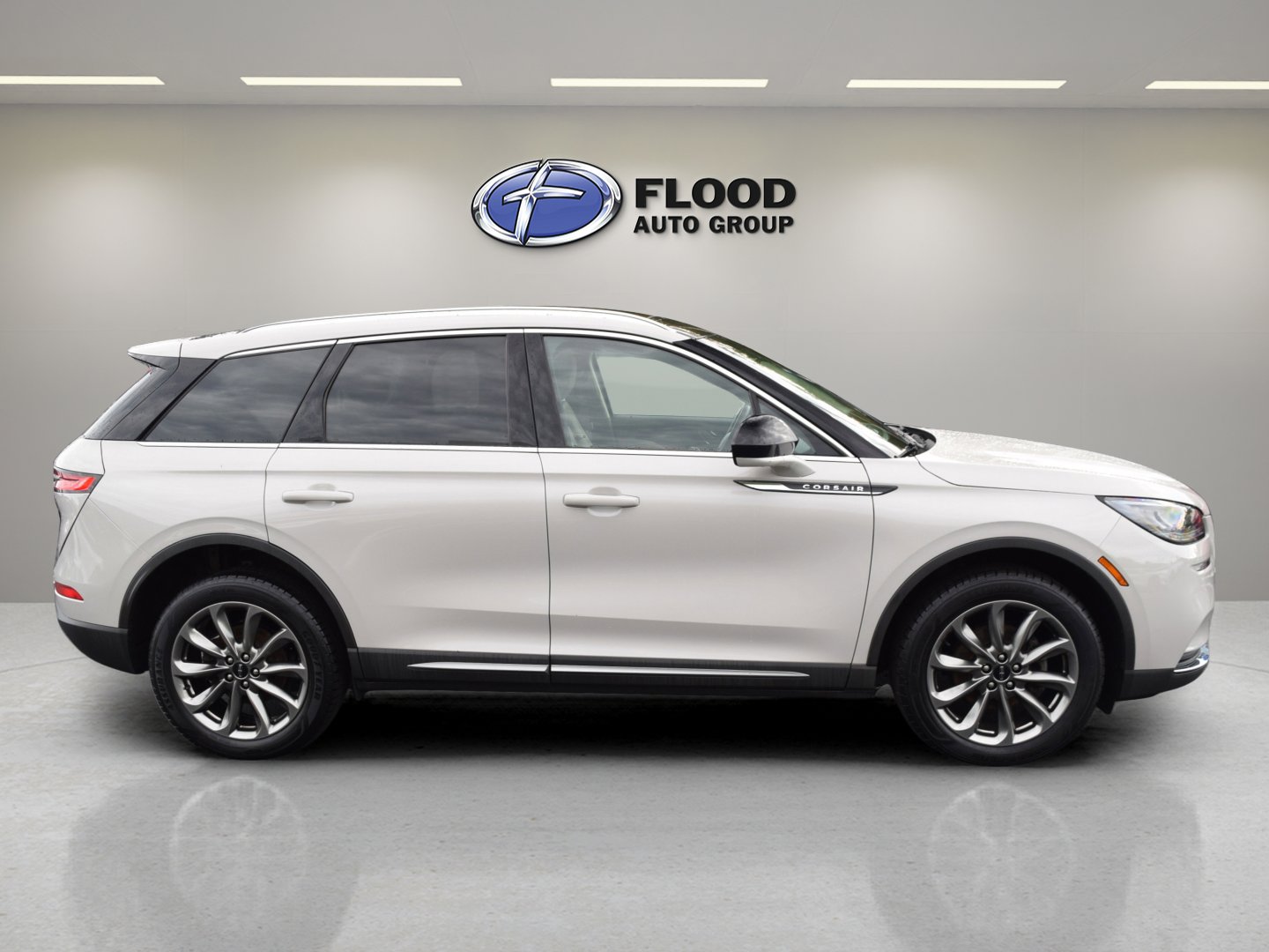 Used 2021 Lincoln Corsair AWD w/ Premium Package image 3