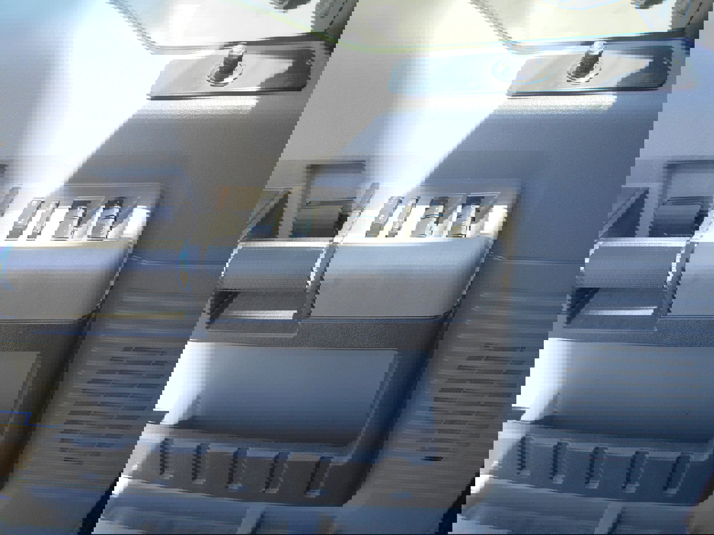 Used 2016 Ford F350 XLT w/ XLT Interior Package image 12