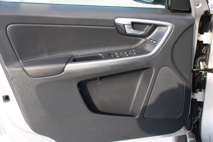 Used 2015 Volvo XC60 T5 Premier w/ Protection Package image 10