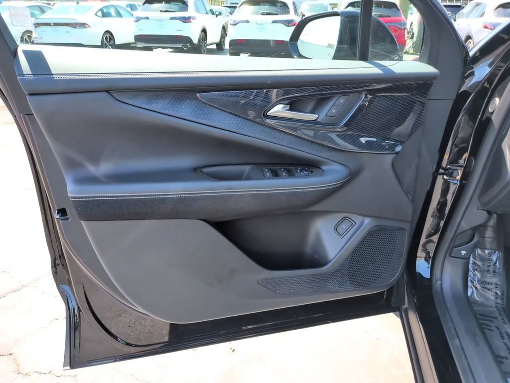 Used 2024 Chevrolet Blazer EV LT AWD/4WD image 16