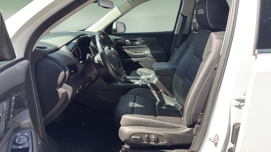 Used 2021 Chevrolet Traverse High Country AWD/4WD image 11