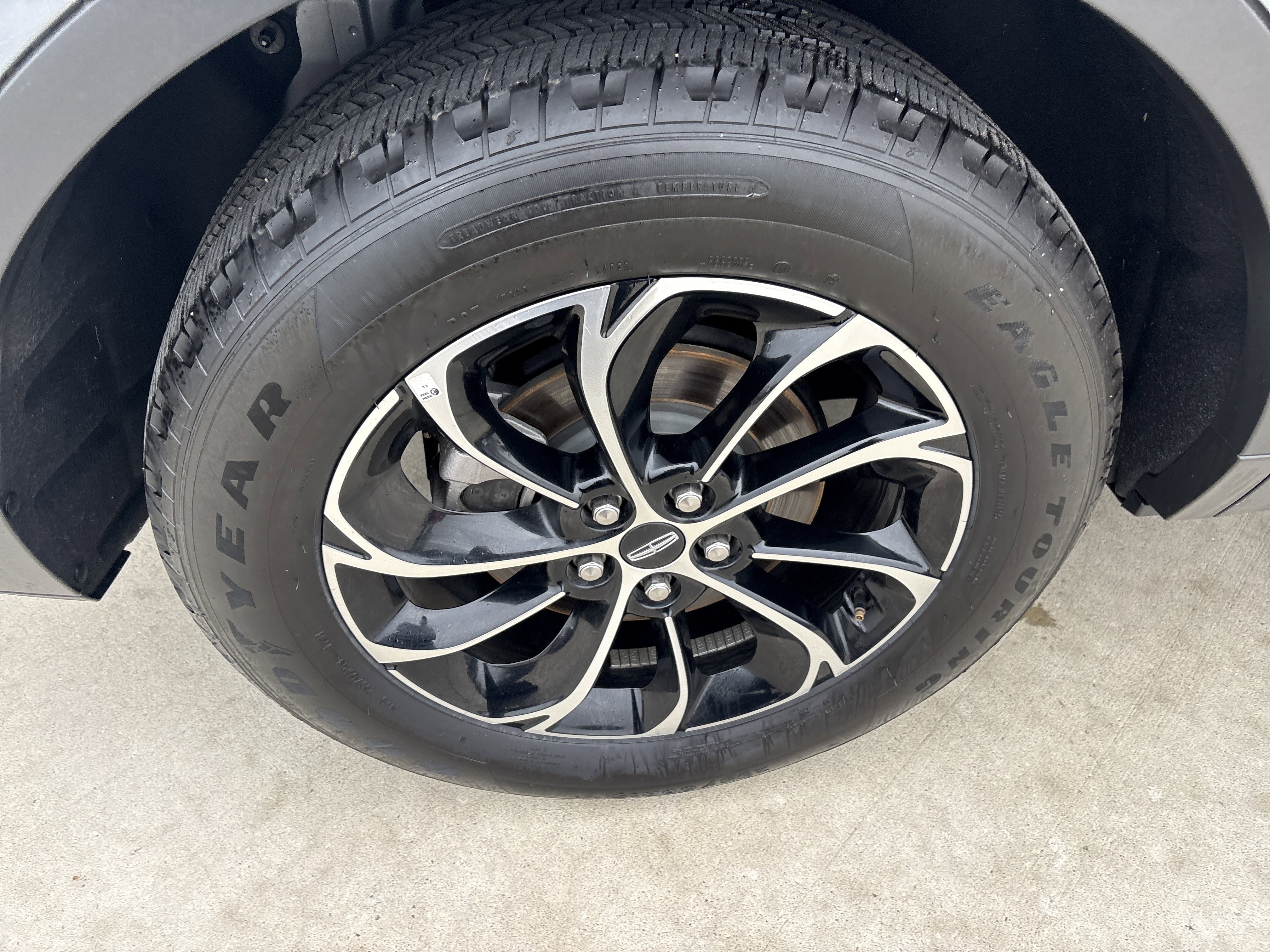 Used 2024 Lincoln Nautilus Premier AWD/4WD image 8