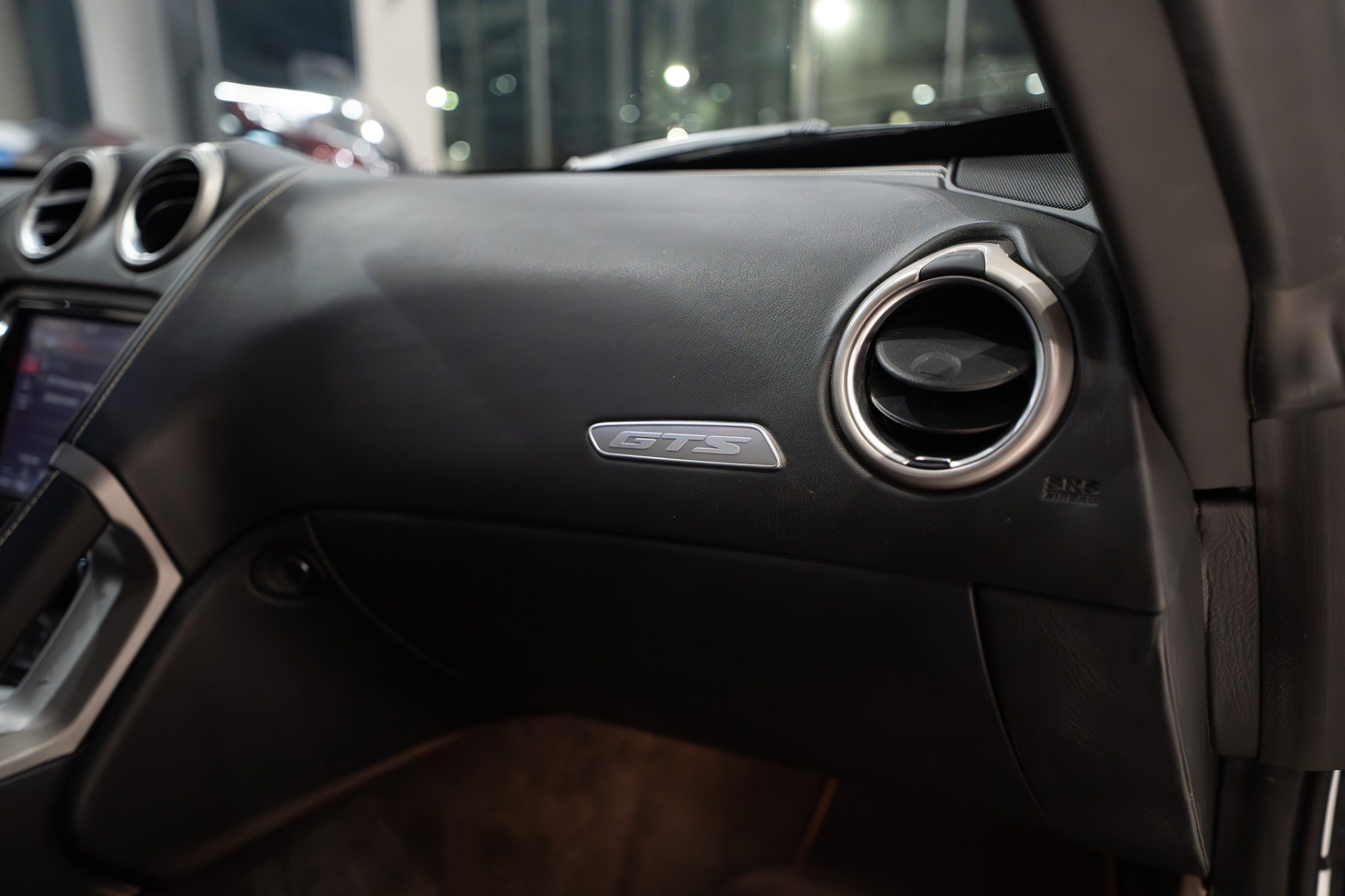 Used 2013 SRT Viper GTS w/ GTS Laguna Interior Pkg image 28