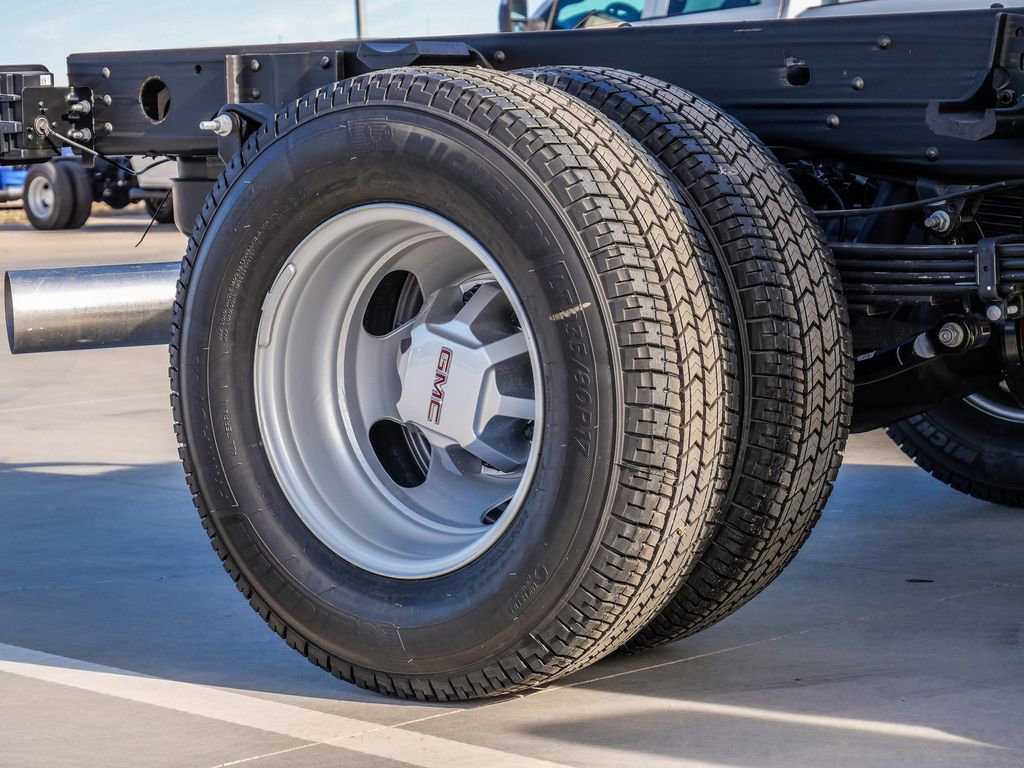 New 2026 GMC Sierra 3500 Pro image 9