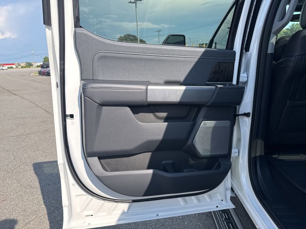 New 2025 Ford F250 Lariat w/ Lariat Ultimate Package image 17