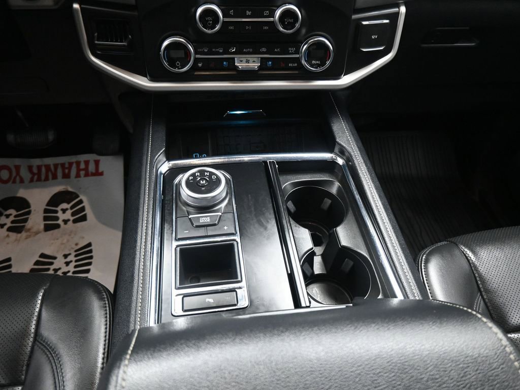 Used 2022 Ford Expedition XLT image 4