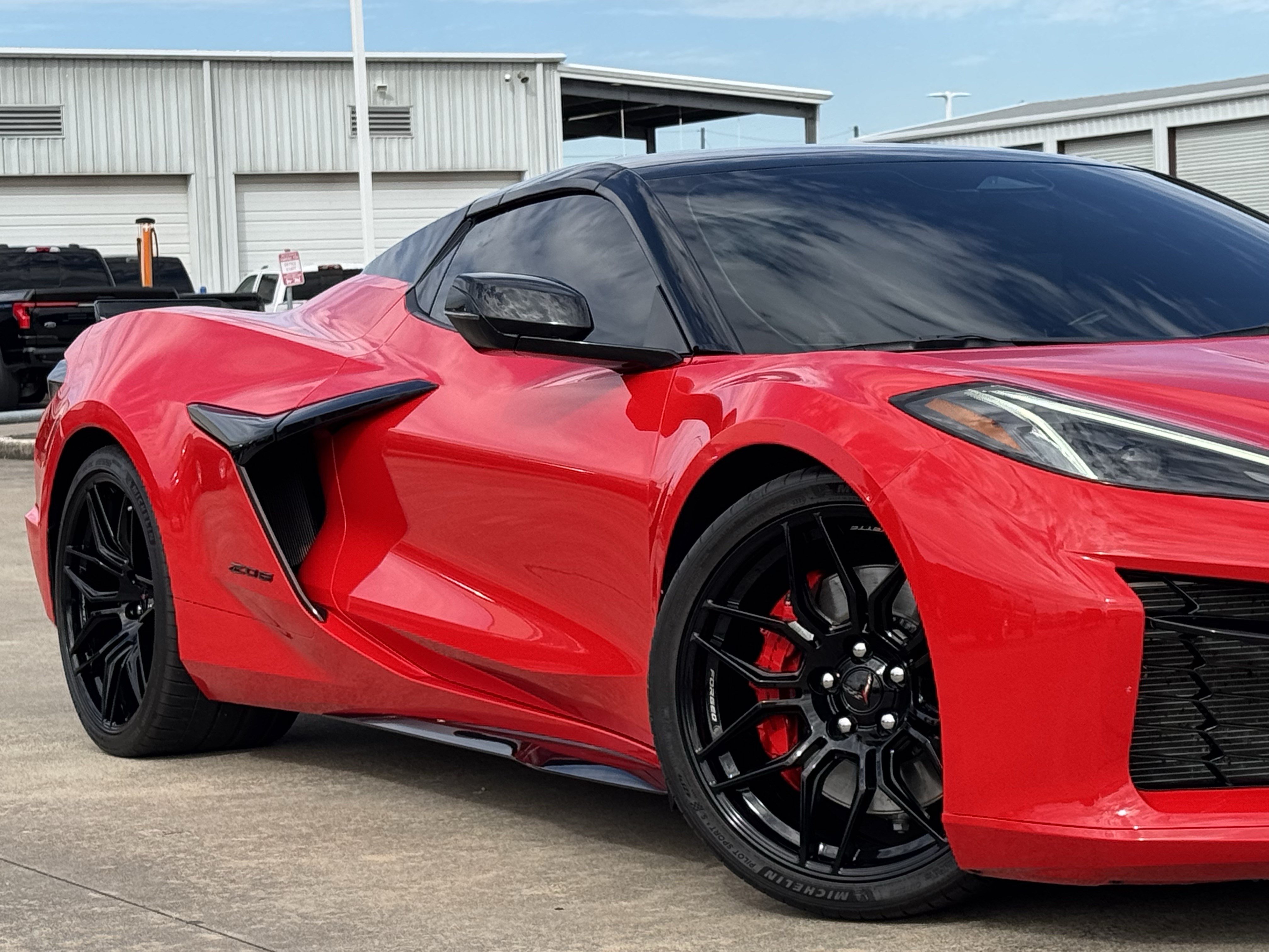Used 2024 Chevrolet Corvette Z06 RWD image 3