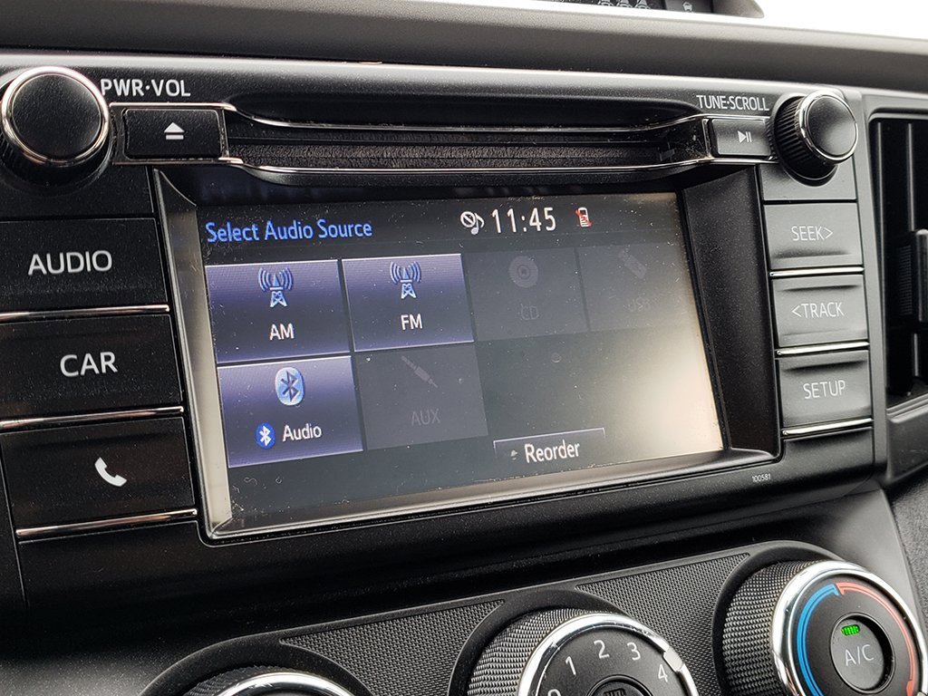 Used 2018 Toyota RAV4 LE image 22