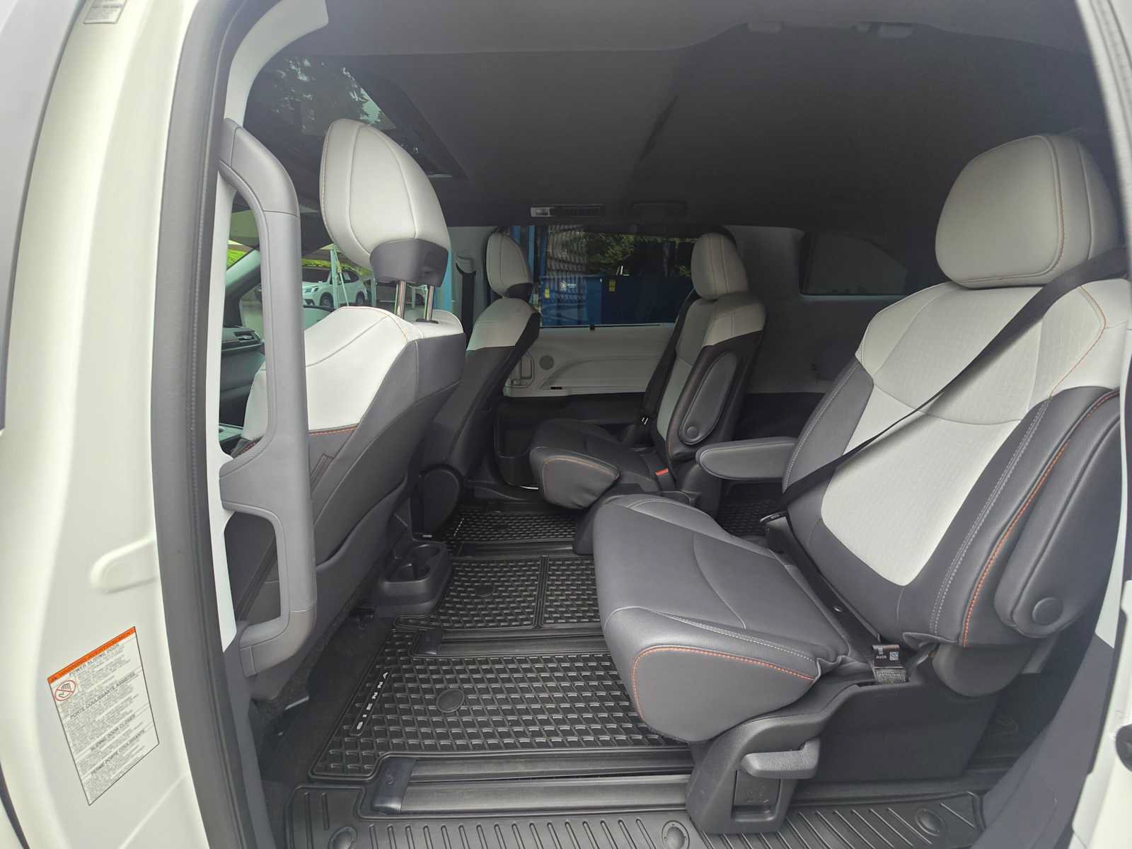 Used 2024 Toyota Sienna XSE AWD/4WD image 15