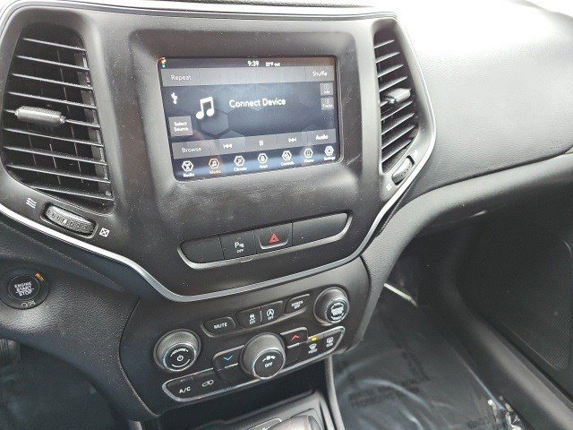 Used 2019 Jeep Cherokee Latitude Plus w/ Cold Weather Group image 24