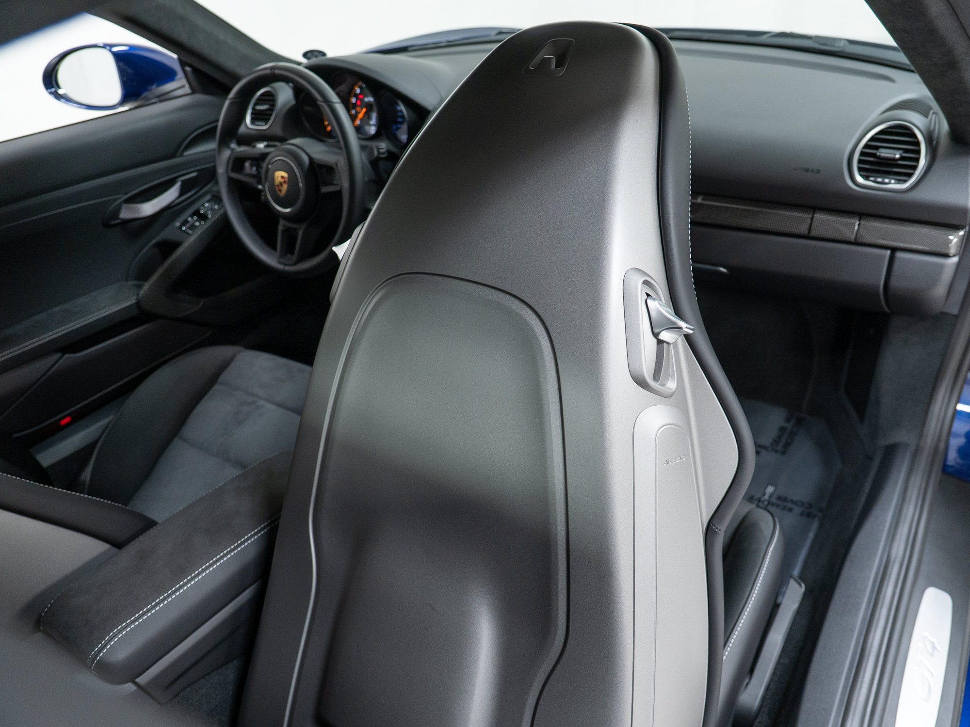 Certified 2021 Porsche 718 Cayman GT4 RWD image 34